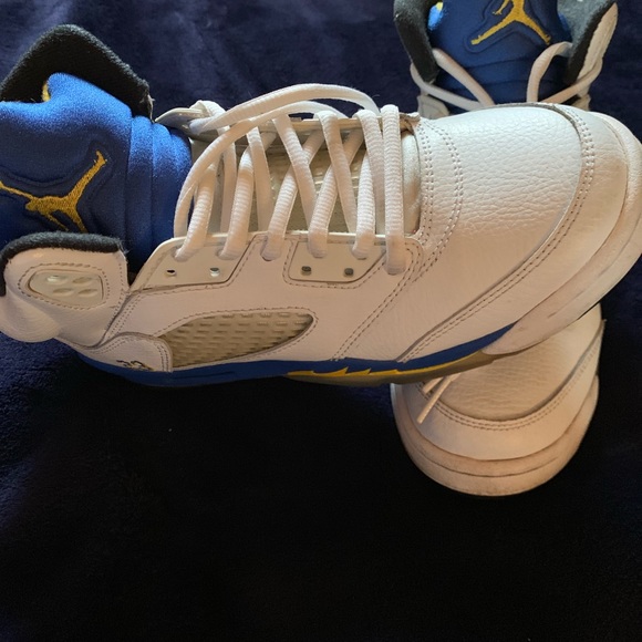 💛💙Jordan Lainey 5’s 💙💛 - Picture 2 of 3